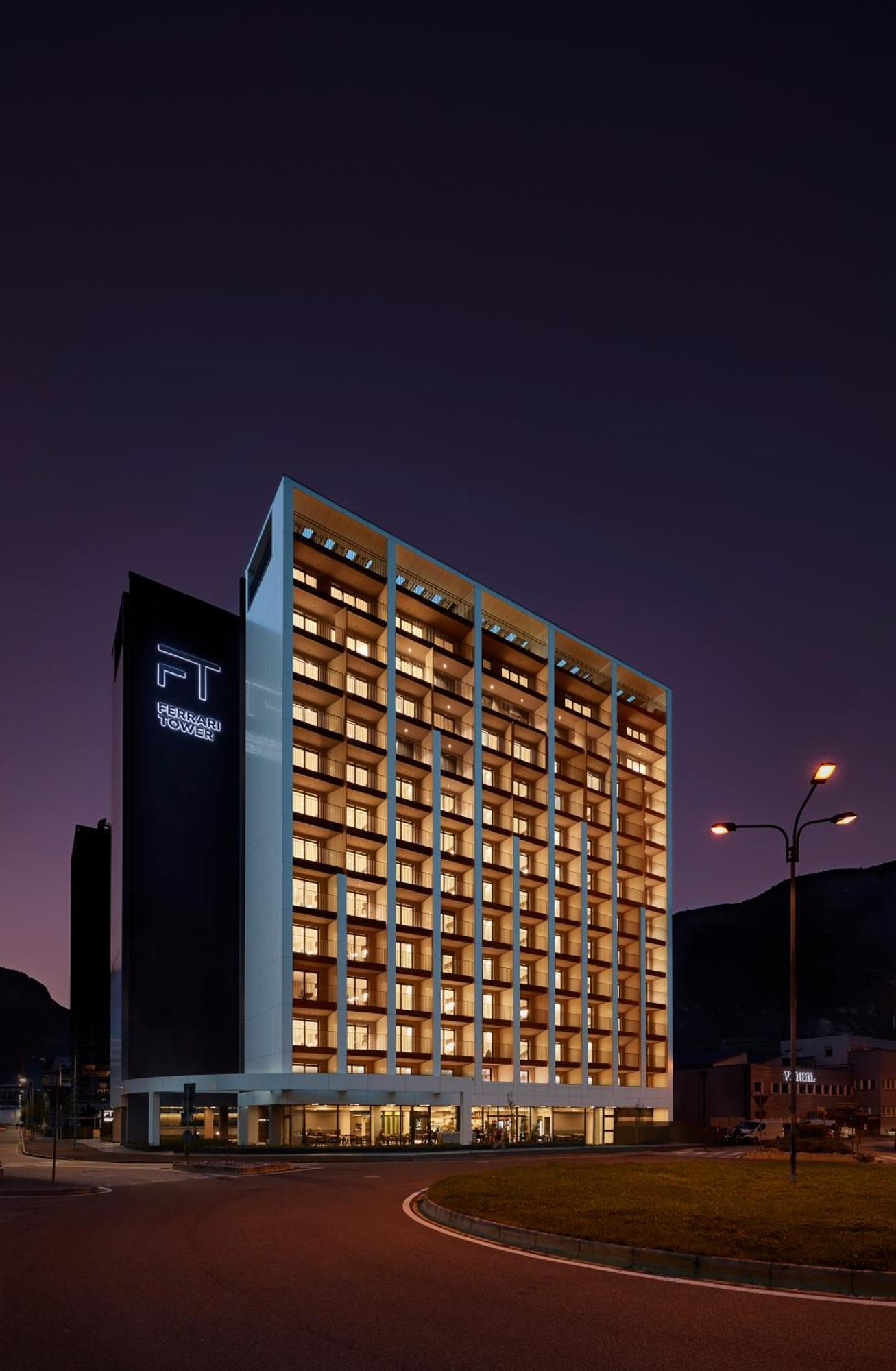 Ferrari Tower Aparthotel Bozen Buitenkant foto